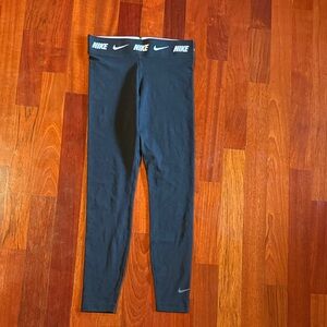 Nike Women’s Black Leggings - Medium